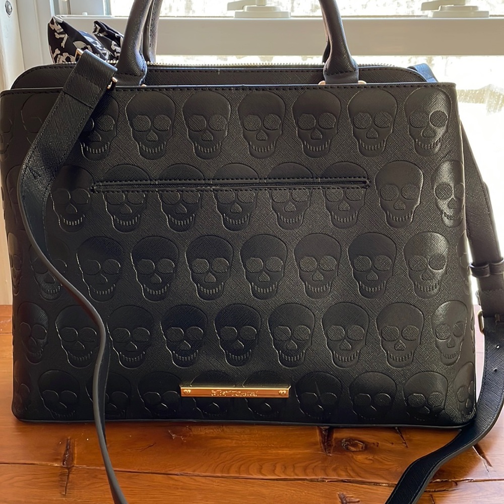 Betsy Johnson skulltastic tote